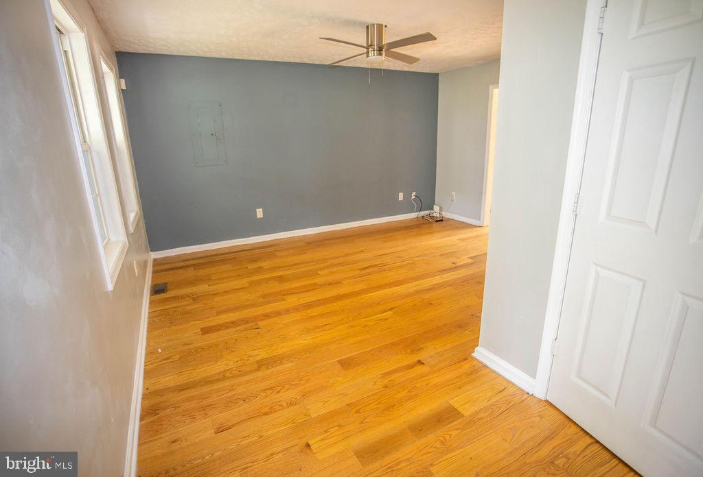 8 Whiting Ave Property Photo 9