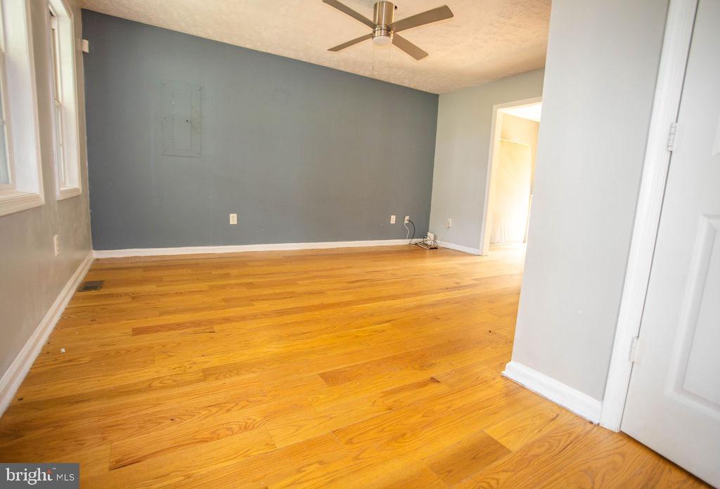 8 Whiting Ave Property Photo 10