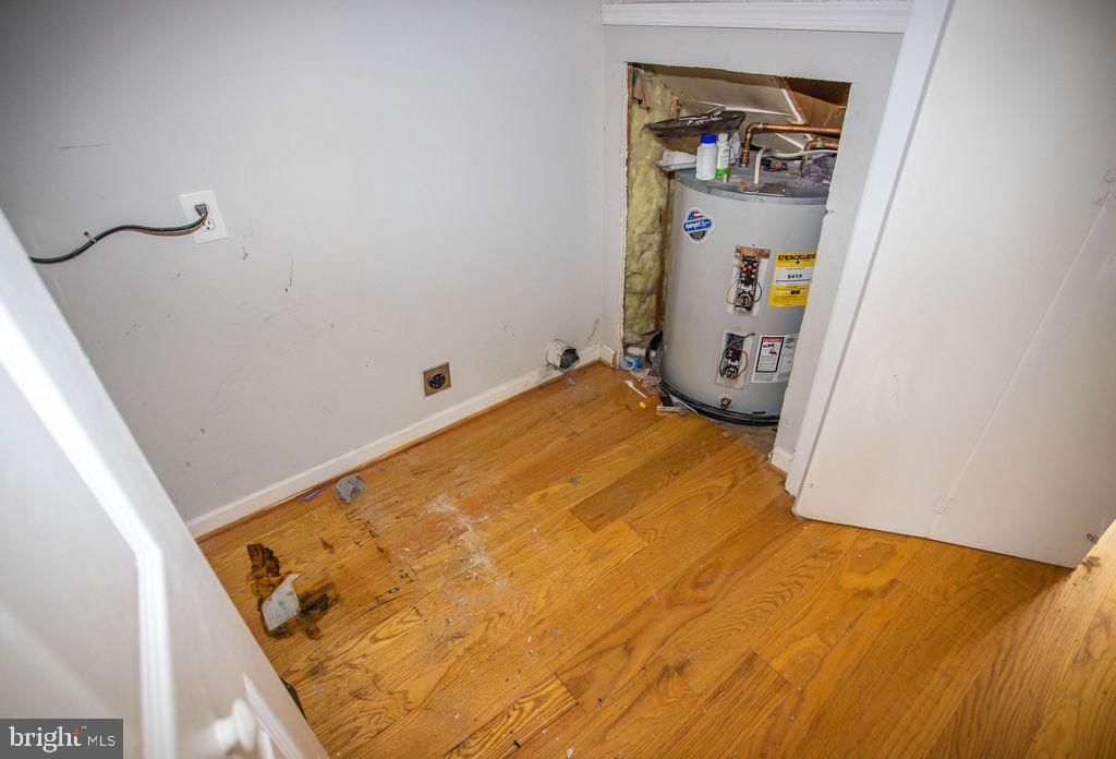 8 Whiting Ave Property Photo 17