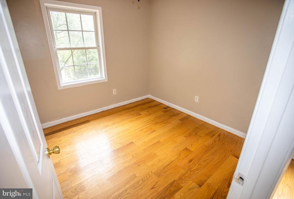 8 Whiting Ave Property Photo 22