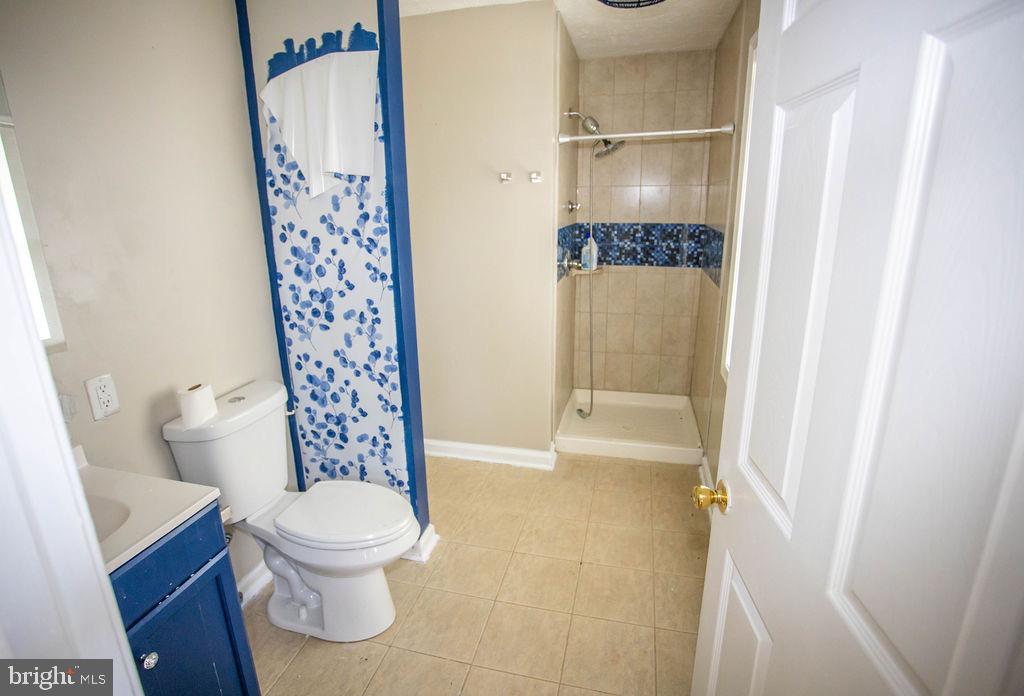 8 Whiting Ave Property Photo 27