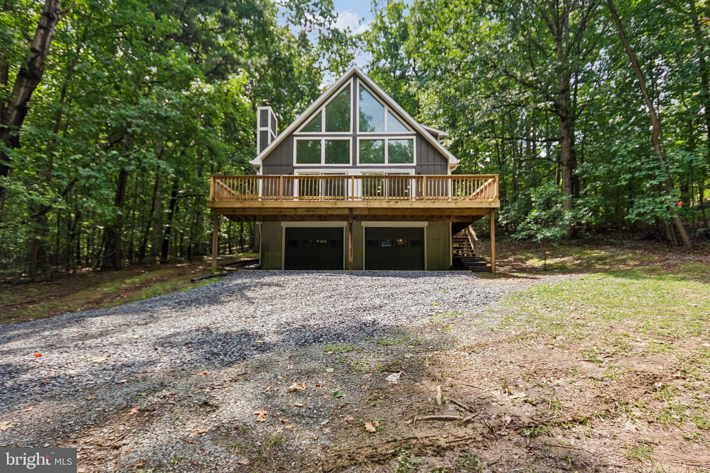 576 MANOR RD Property Photo 1