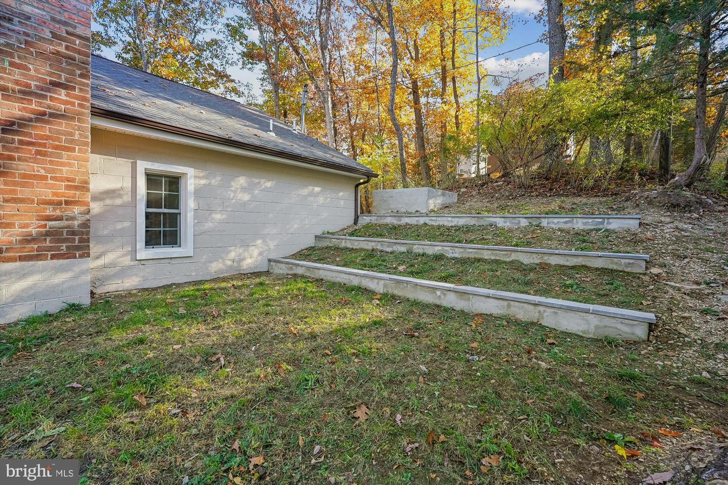 598 Timber Ln Property Photo 6