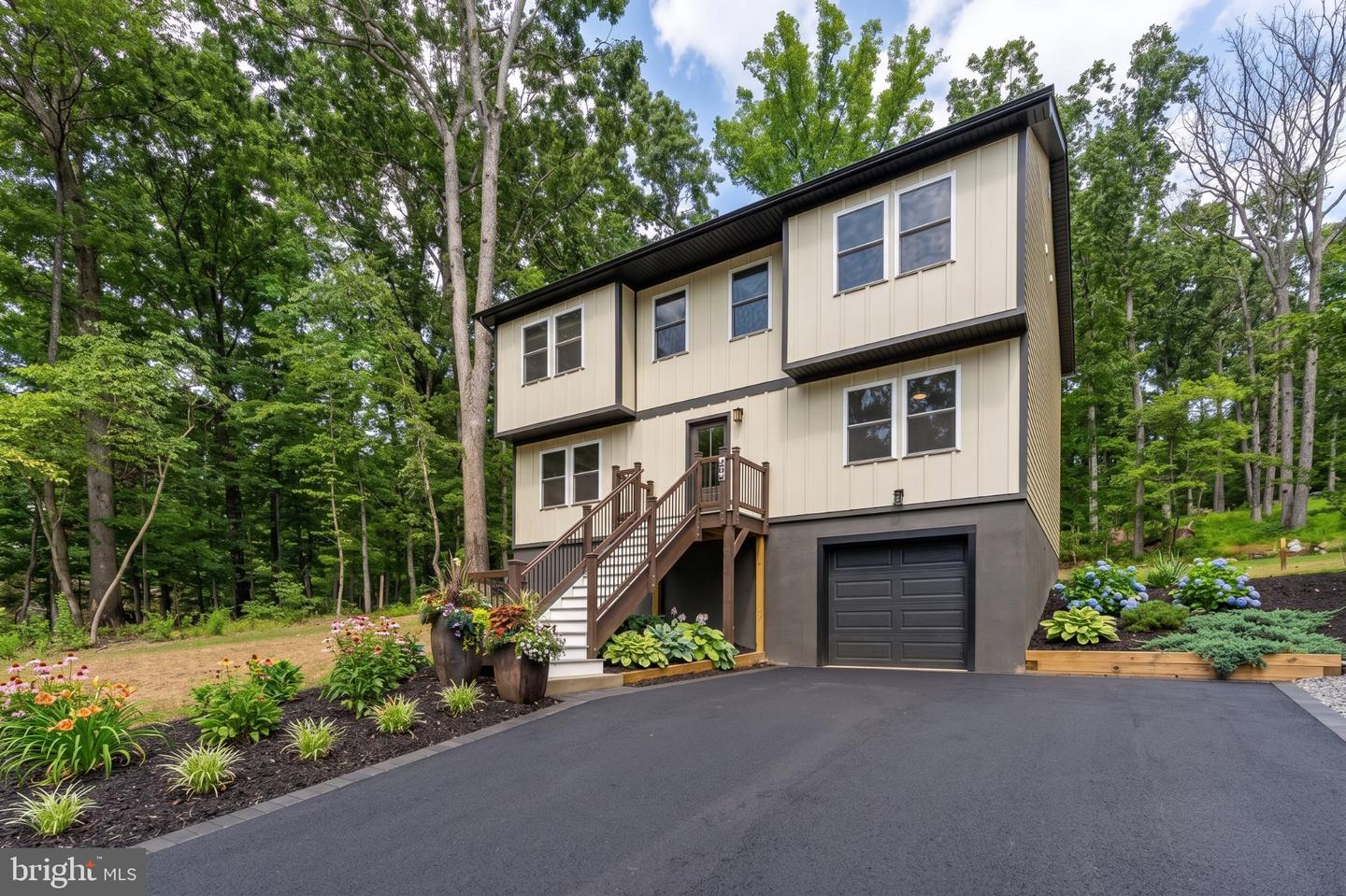 448 CEDAR LN Property Photo 1