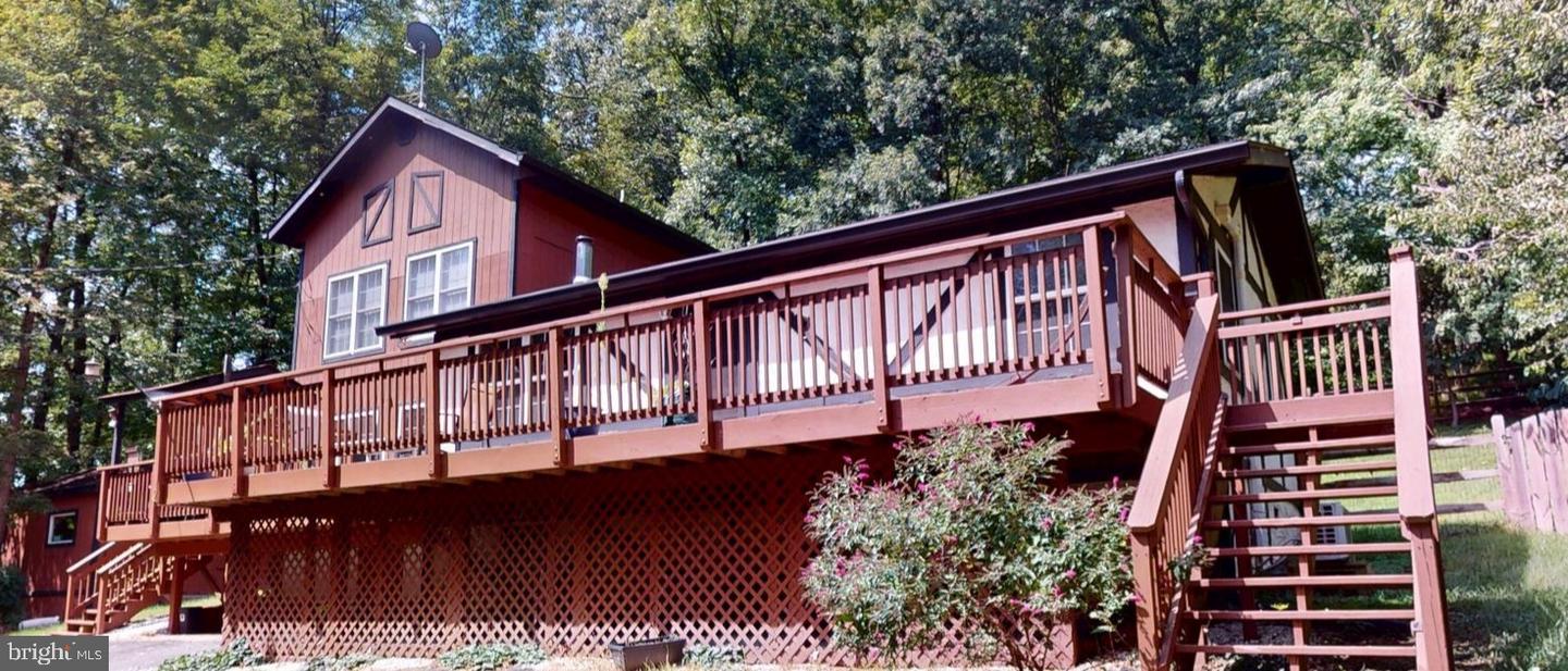 104 Laurel Ln Property Photo 1
