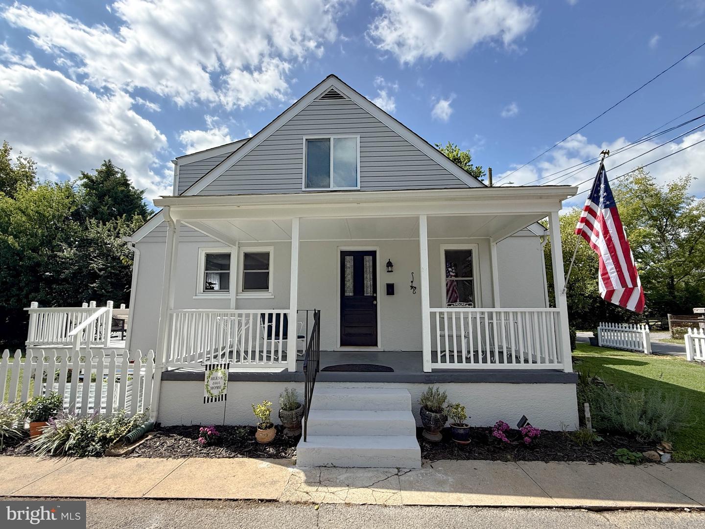6 Virginia Ave Property Photo 3