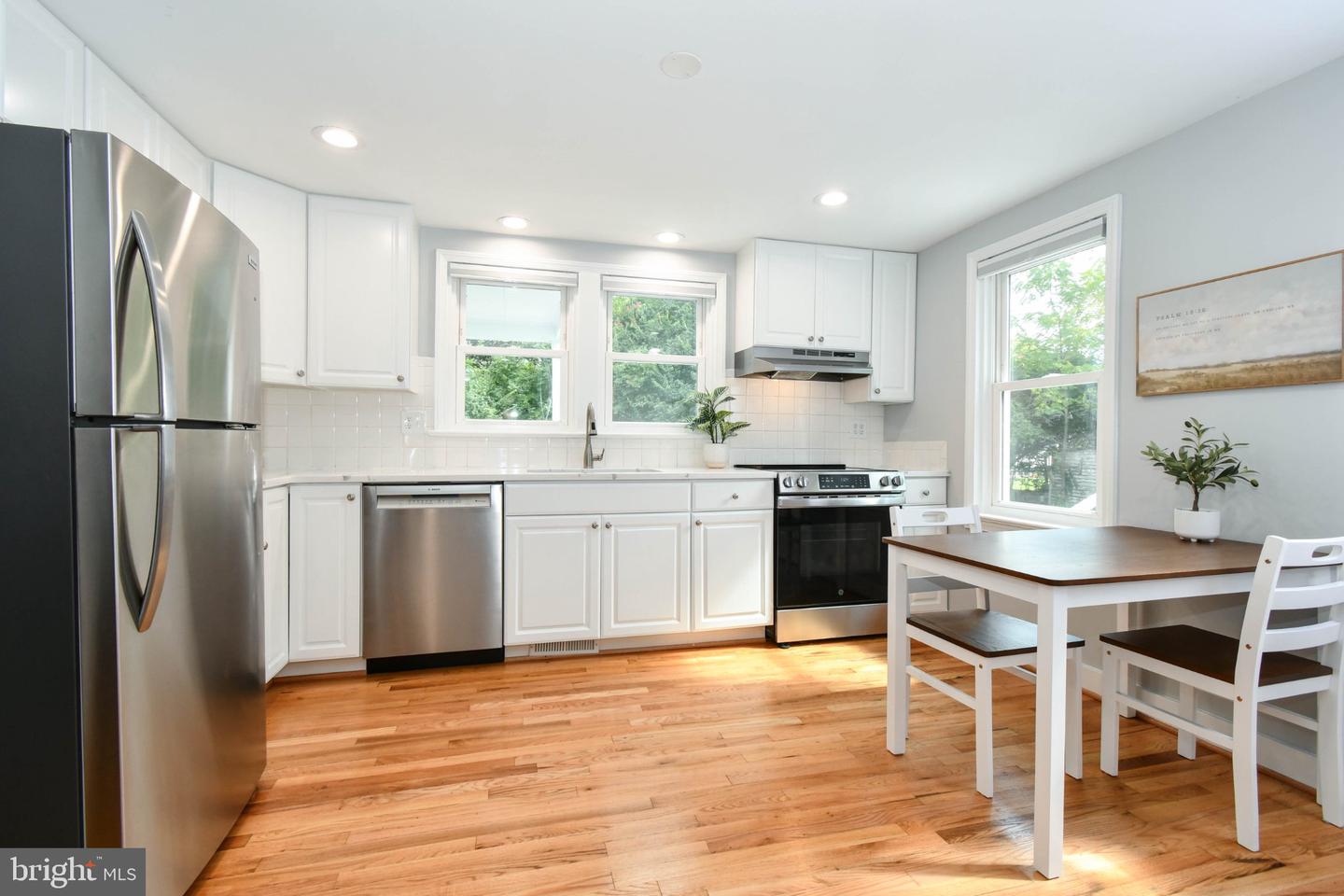 6 Virginia Ave Property Photo 6