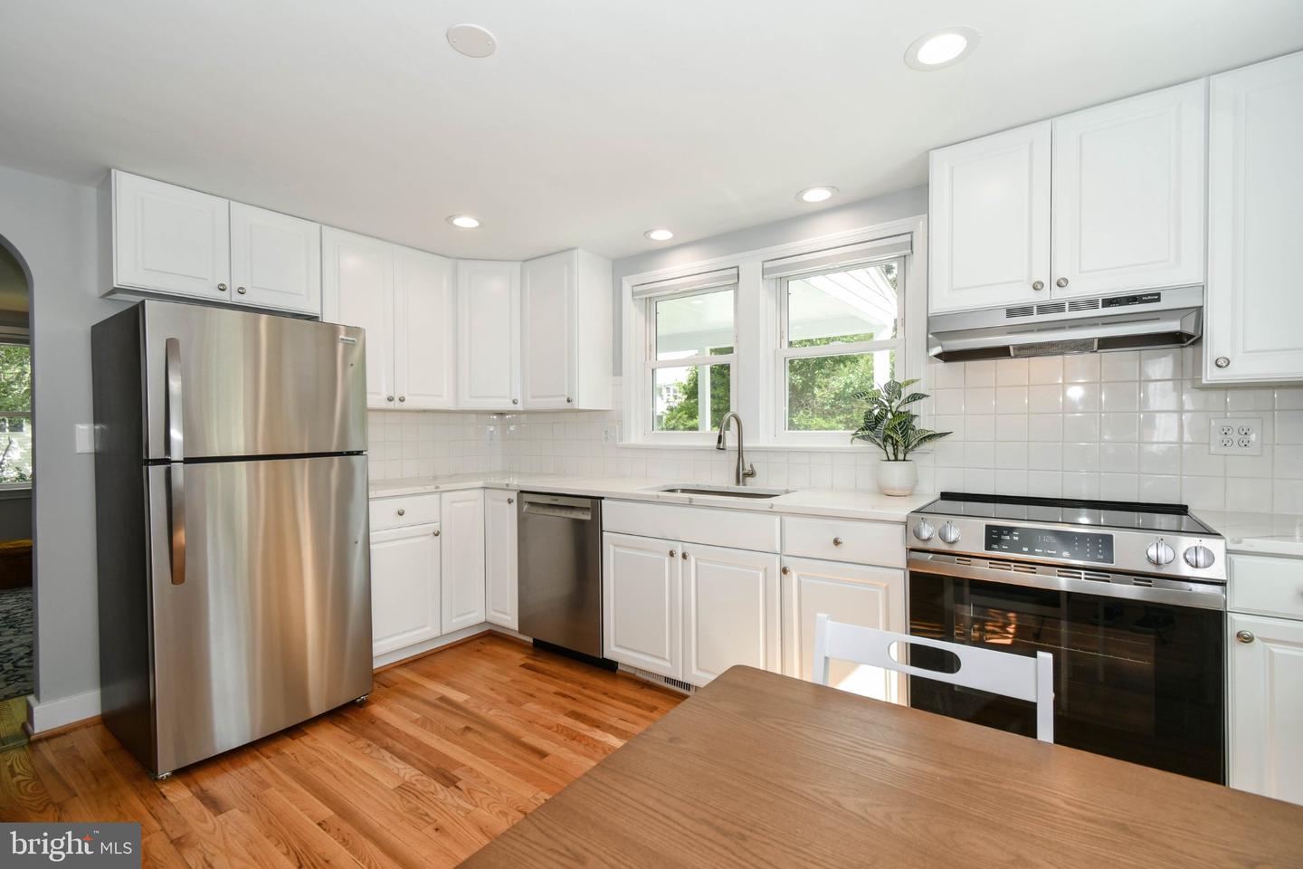 6 Virginia Ave Property Photo 7