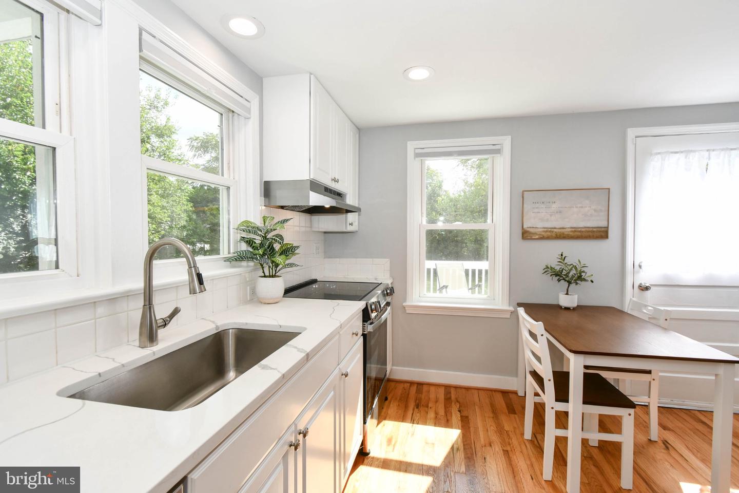 6 Virginia Ave Property Photo 8