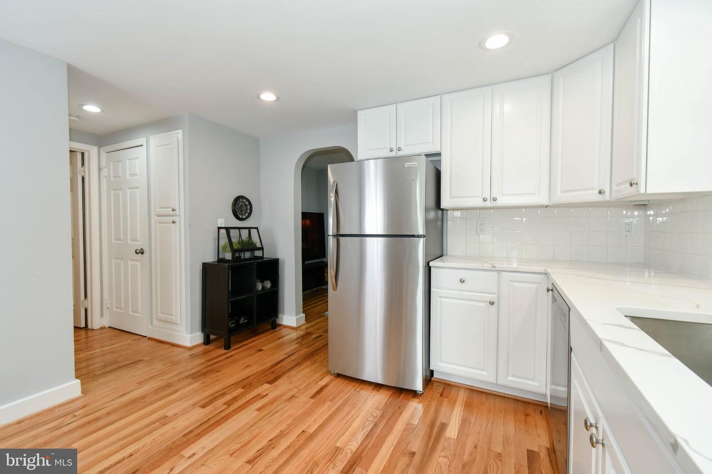 6 Virginia Ave Property Photo 9