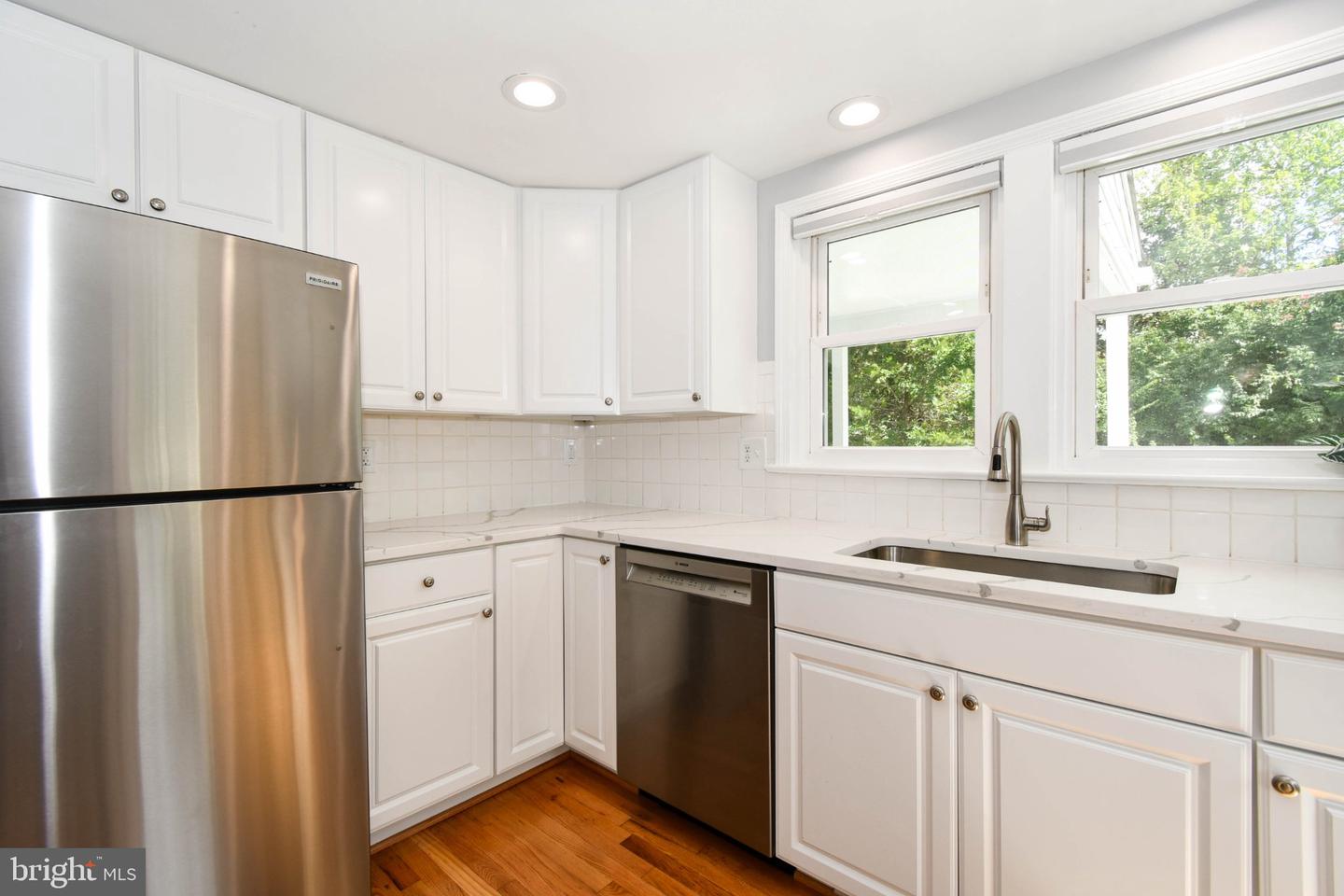 6 Virginia Ave Property Photo 12