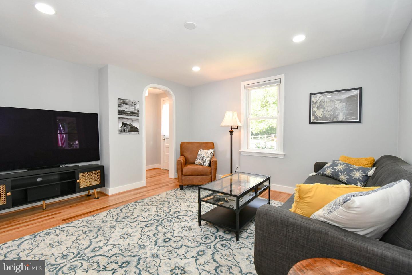 6 Virginia Ave Property Photo 14