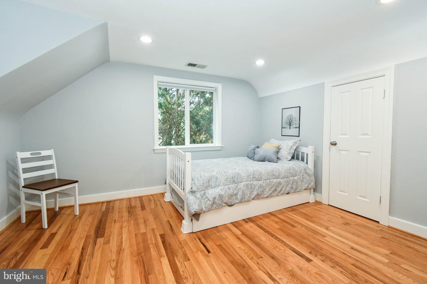 6 Virginia Ave Property Photo 22