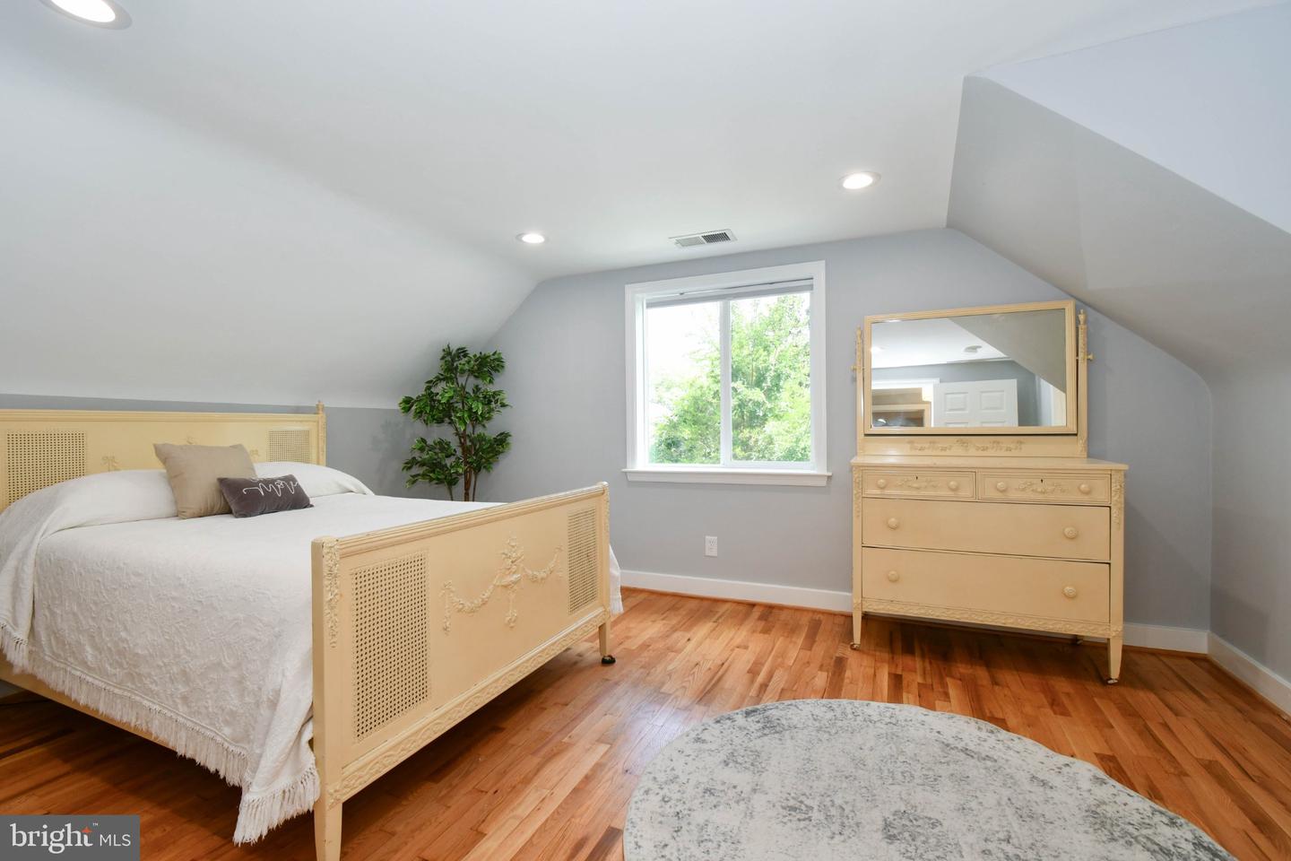 6 Virginia Ave Property Photo 25