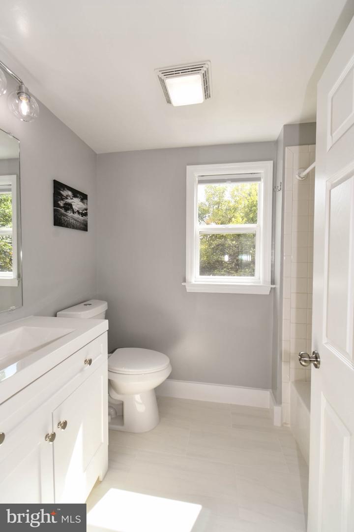 6 Virginia Ave Property Photo 28