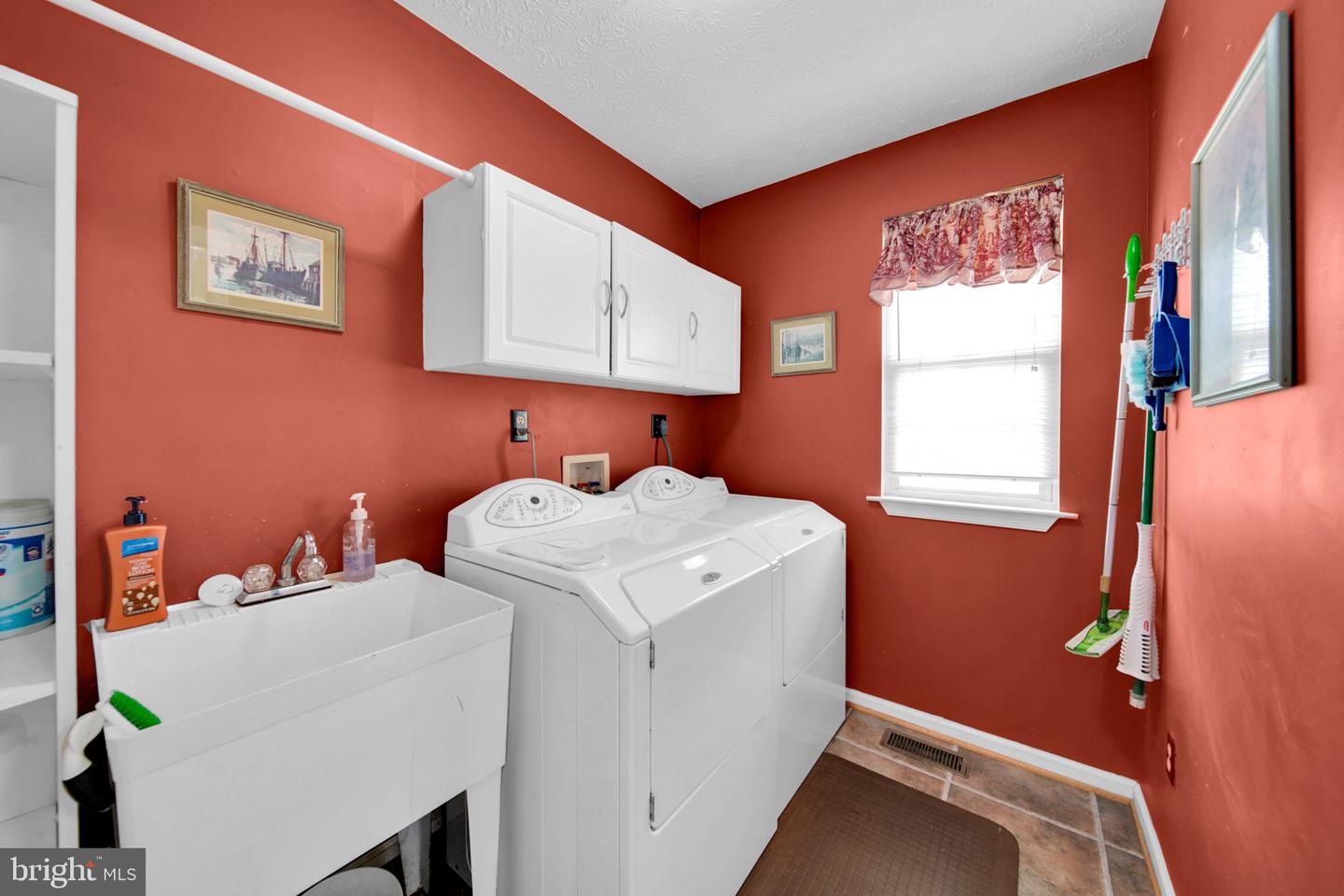 305 Stuart Ct Property Photo 18
