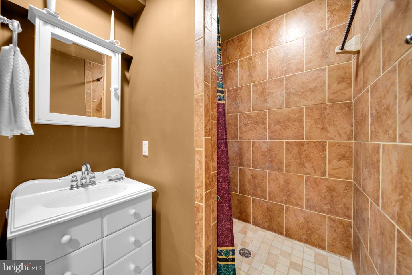 305 Stuart Ct Property Photo 37