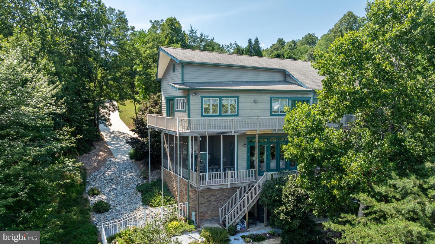 368 Penninsula Point Property Photo 1