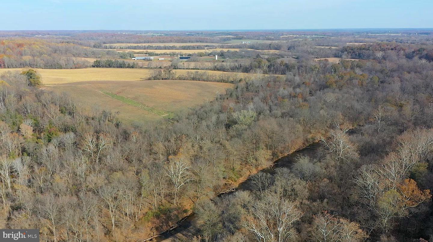 8184 Fox Groves Rd Property Photo 10