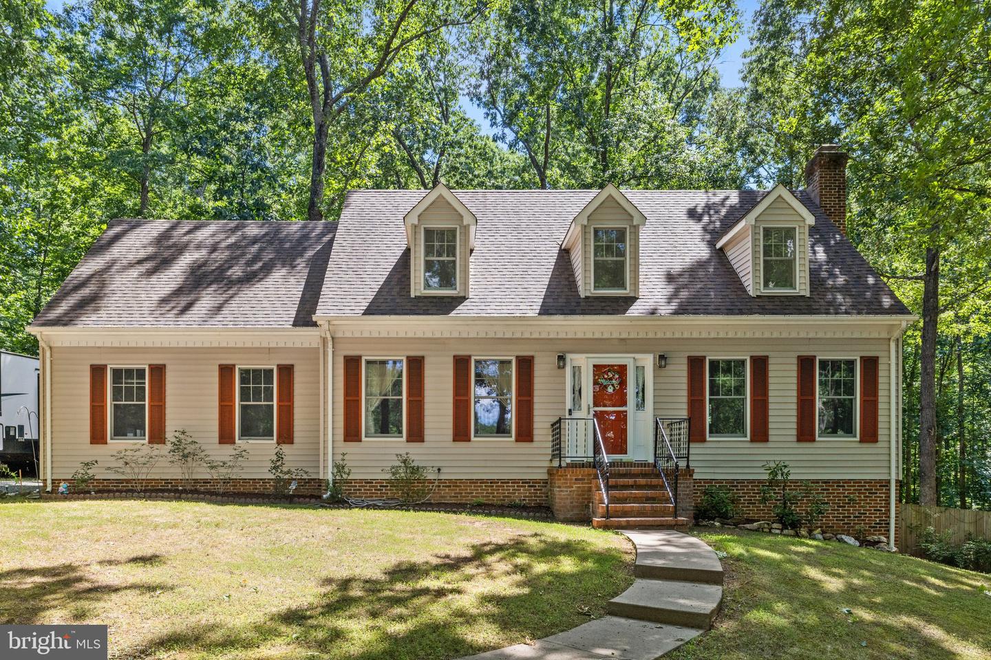 9128 Woodbrook Ln Property Photo 3