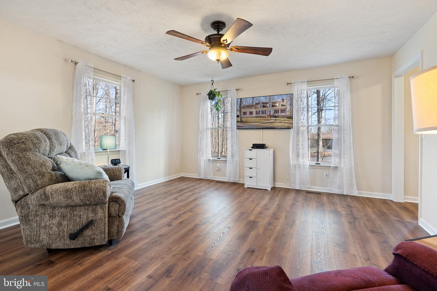 9128 Woodbrook Ln Property Photo 6