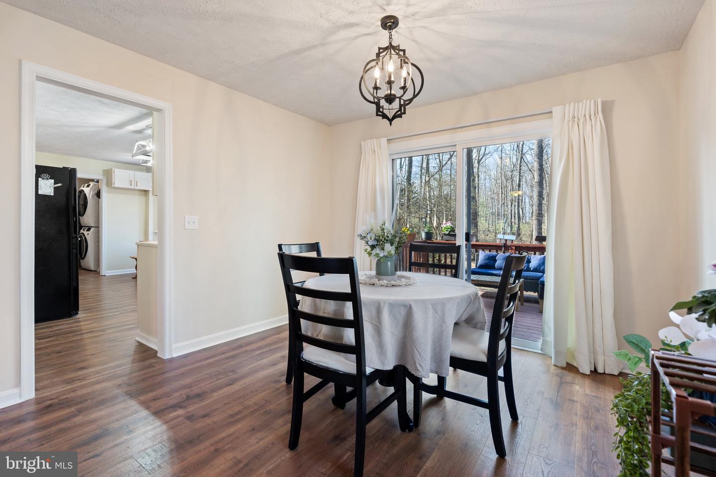 9128 Woodbrook Ln Property Photo 8