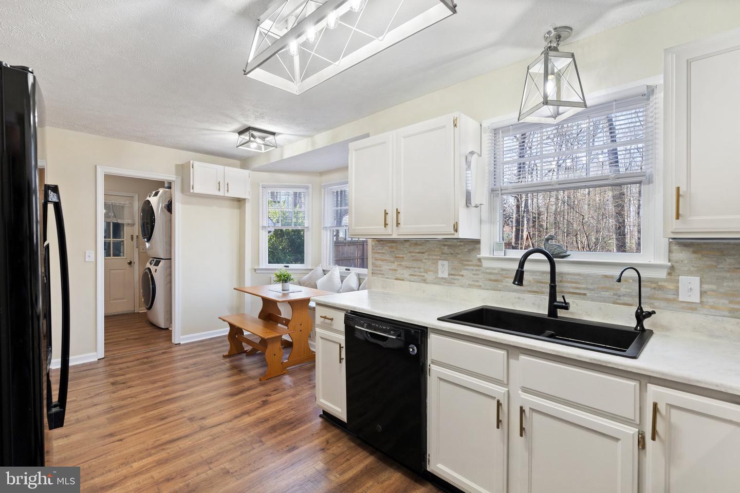 9128 Woodbrook Ln Property Photo 14