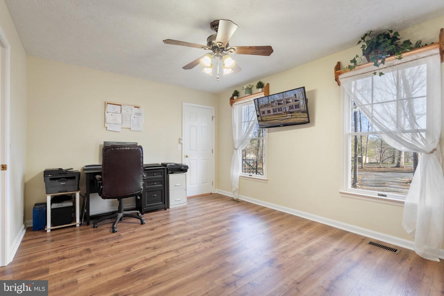 9128 Woodbrook Ln Property Photo 19