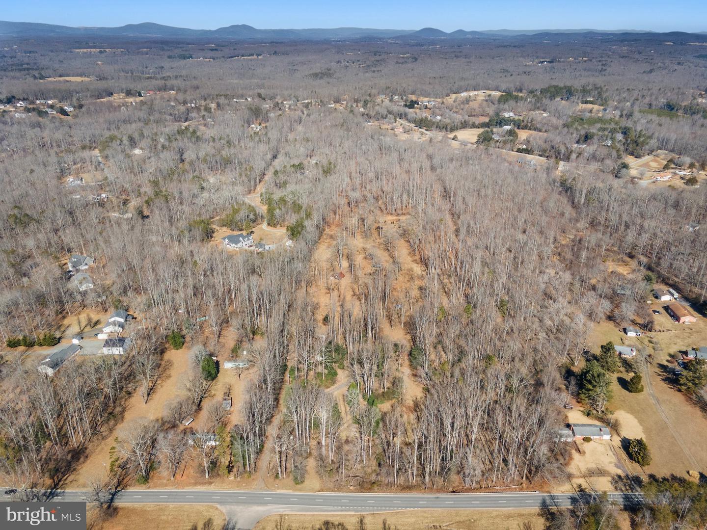 17453 Lee Hwy Property Photo