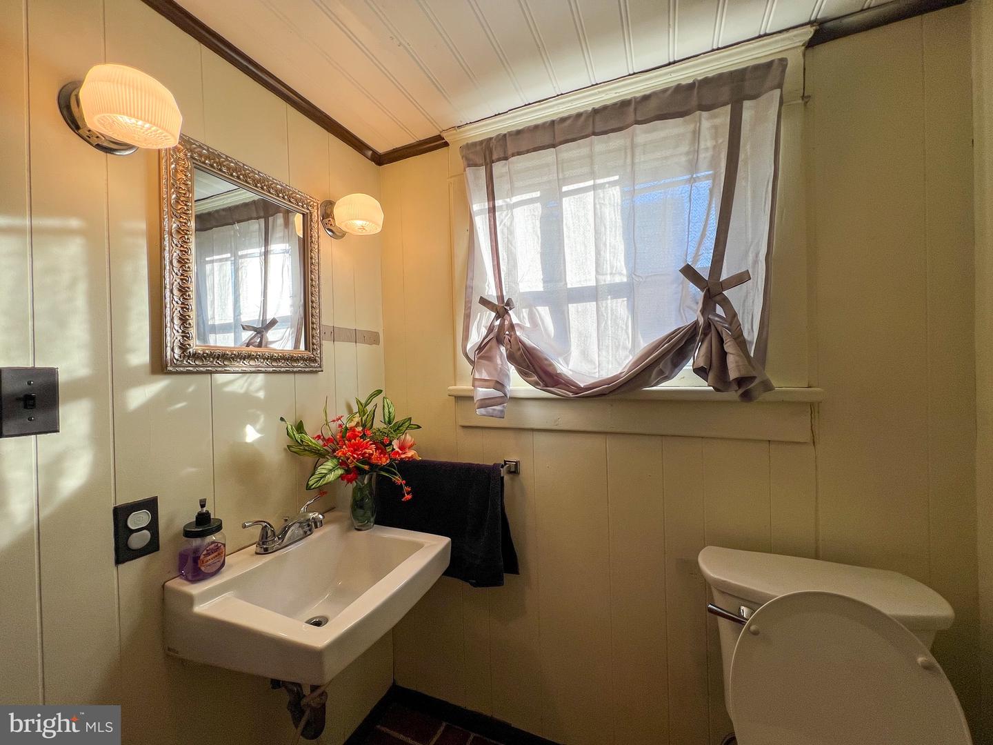 314 N West Property Photo 26