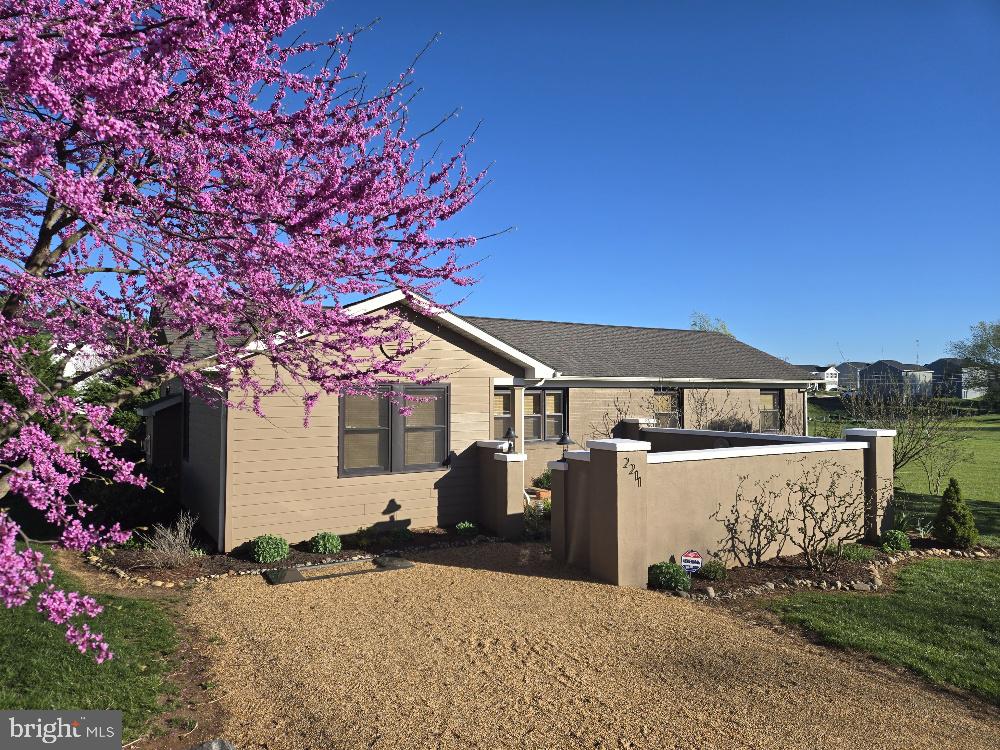 2211 Orange Rd Property Photo