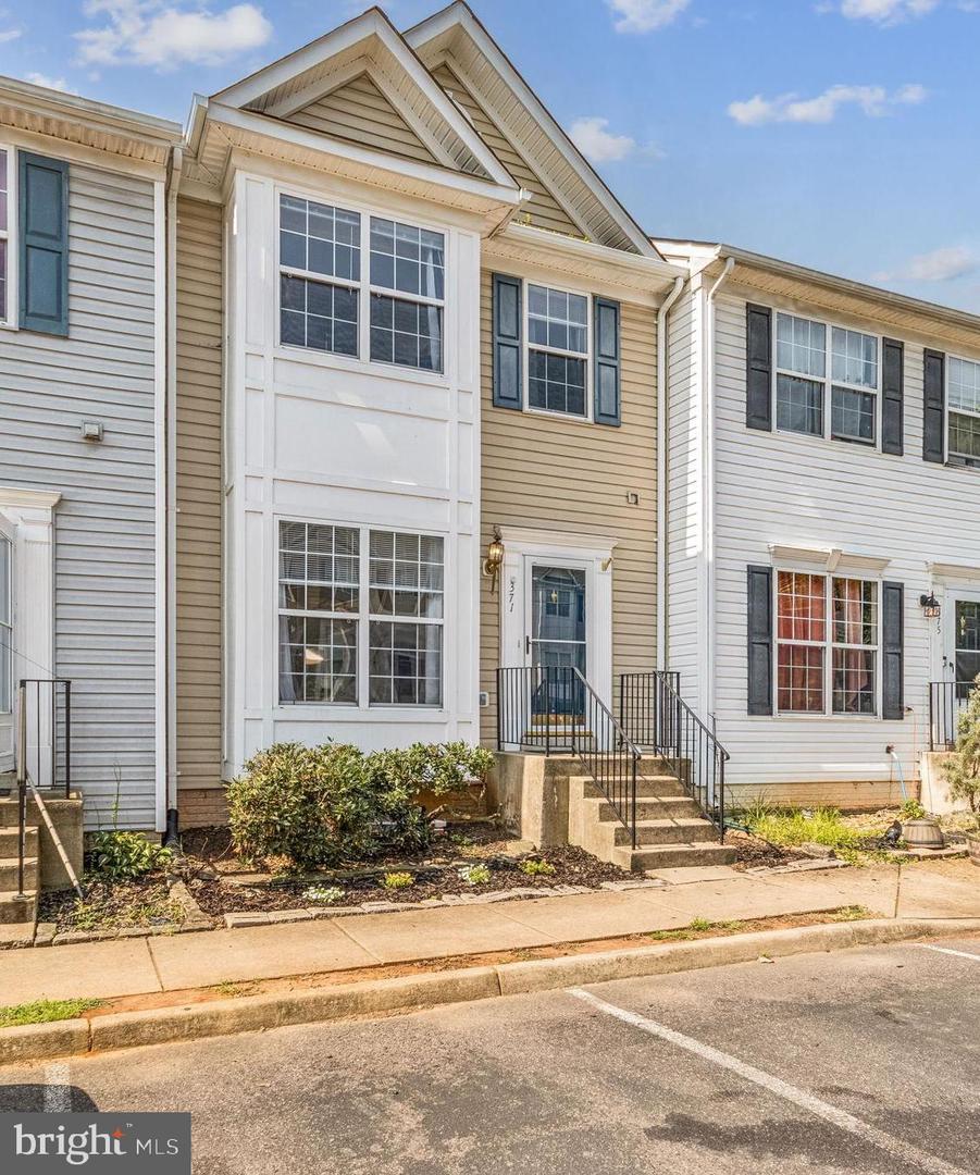 371 SNYDER LN