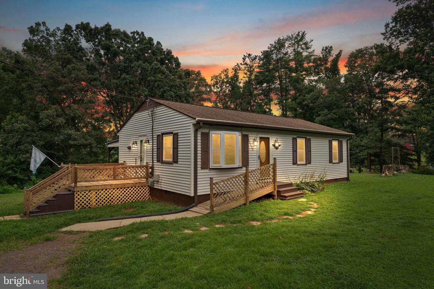 14124 Catalpa Dr Property Photo 1