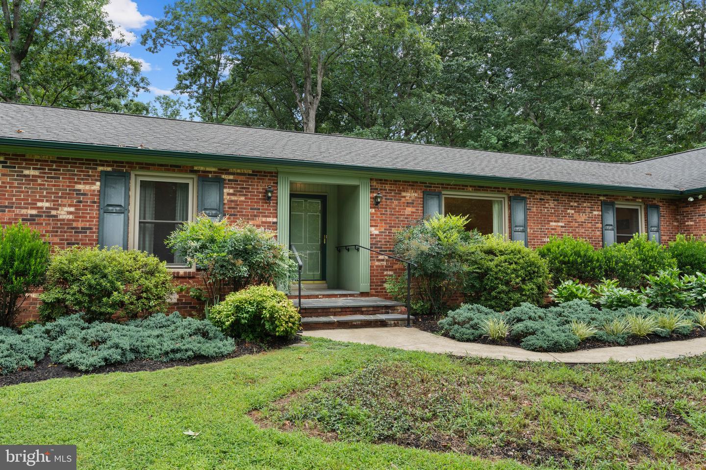 16437 Mountain Run Ln Property Photo 1