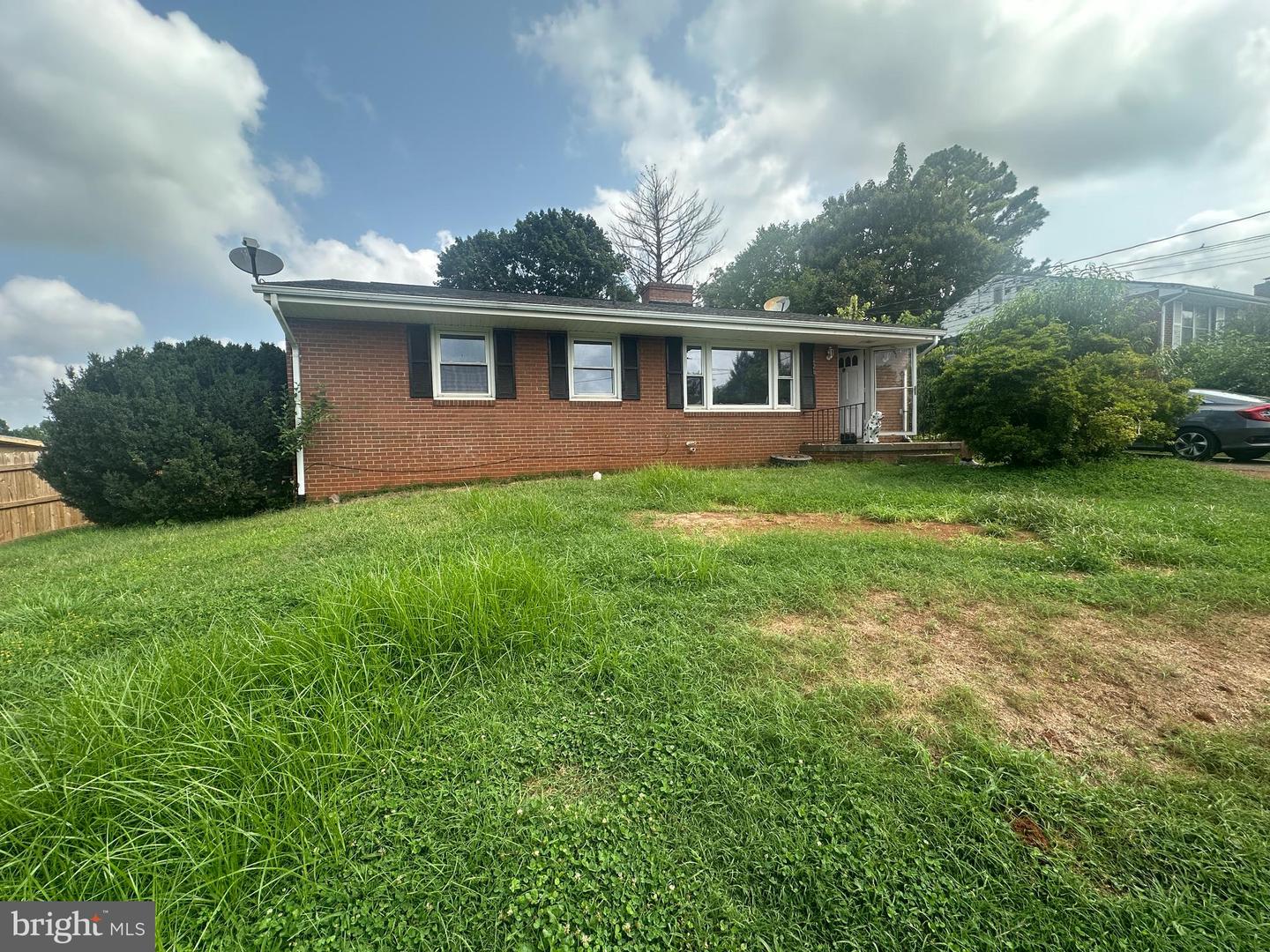 426 Azalea St Property Photo 1