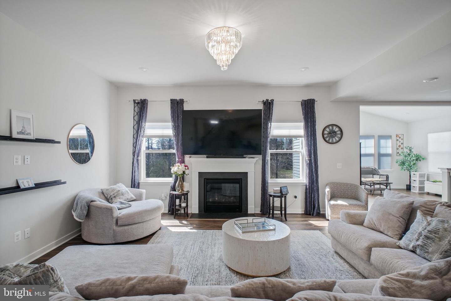 2094 Whithorn Hill Property Photo 11