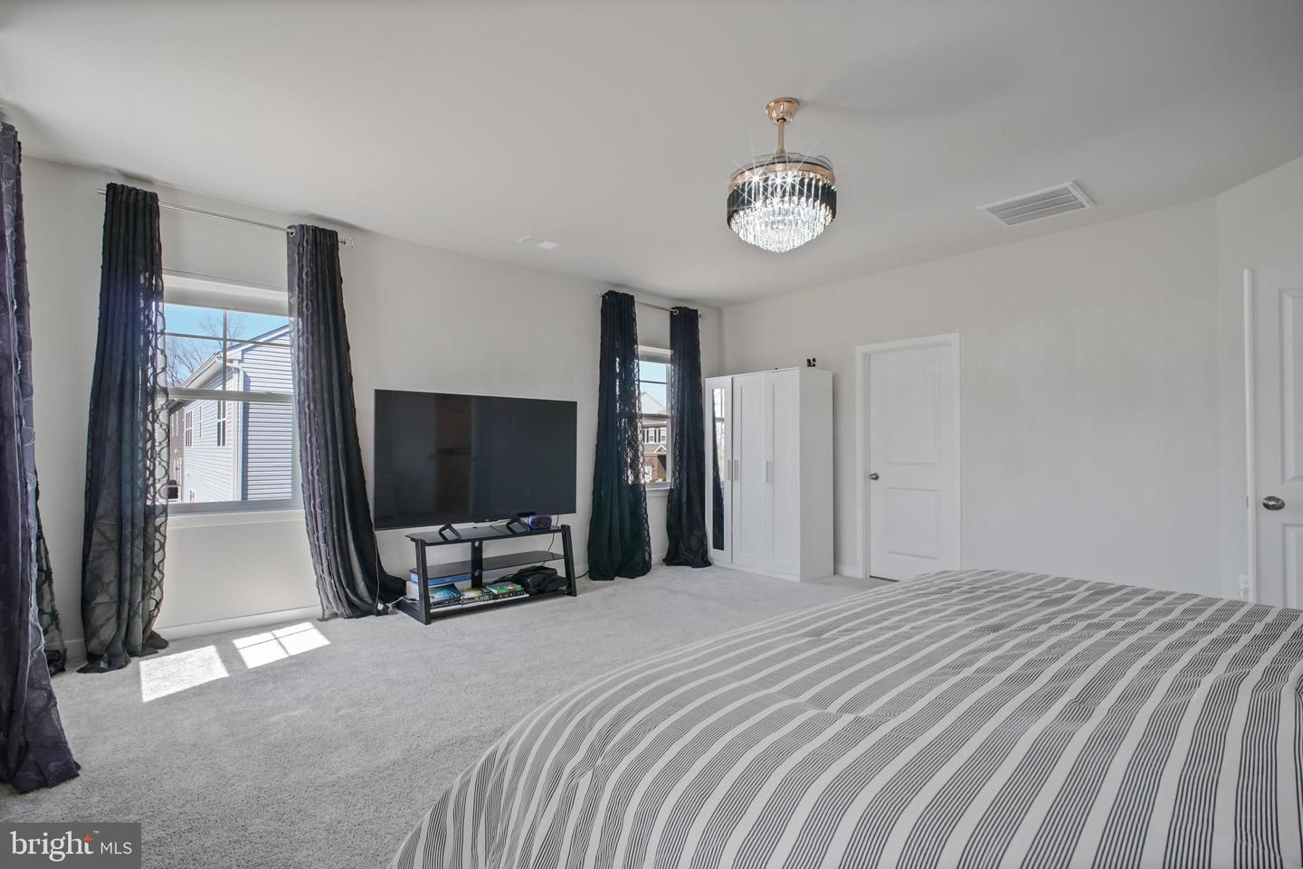2094 Whithorn Hill Property Photo 37