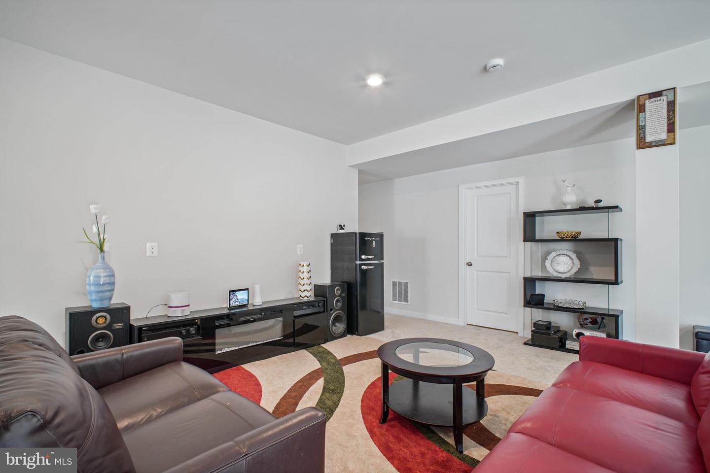 2094 Whithorn Hill Property Photo 47