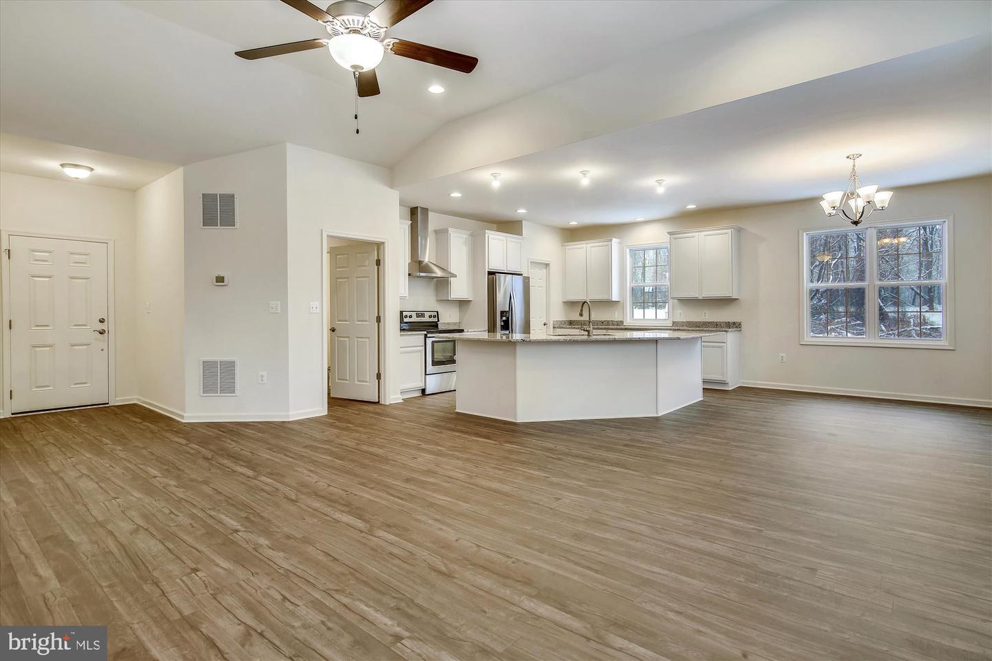 27188 Hoopers Run Ln Property Photo 6