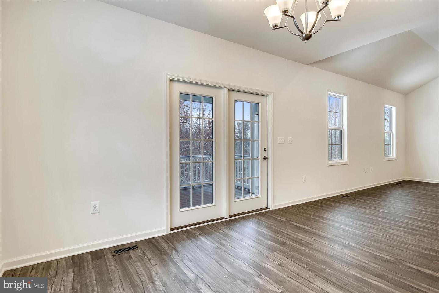 27188 Hoopers Run Ln Property Photo 8