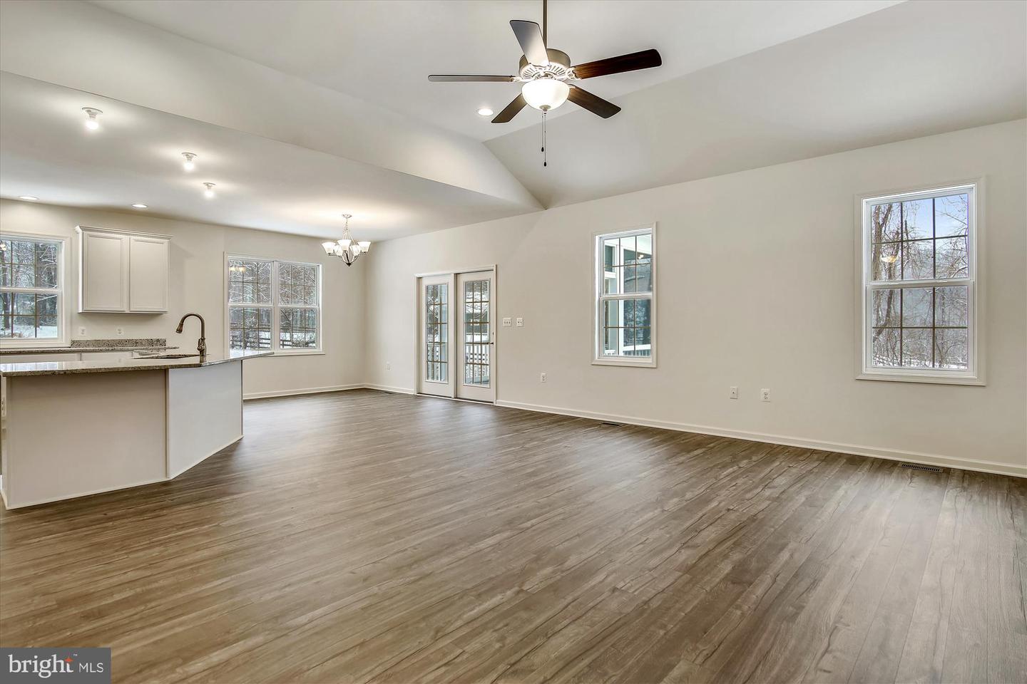 27188 Hoopers Run Ln Property Photo 9