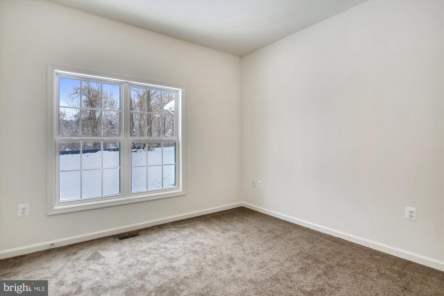 27188 Hoopers Run Ln Property Photo 11