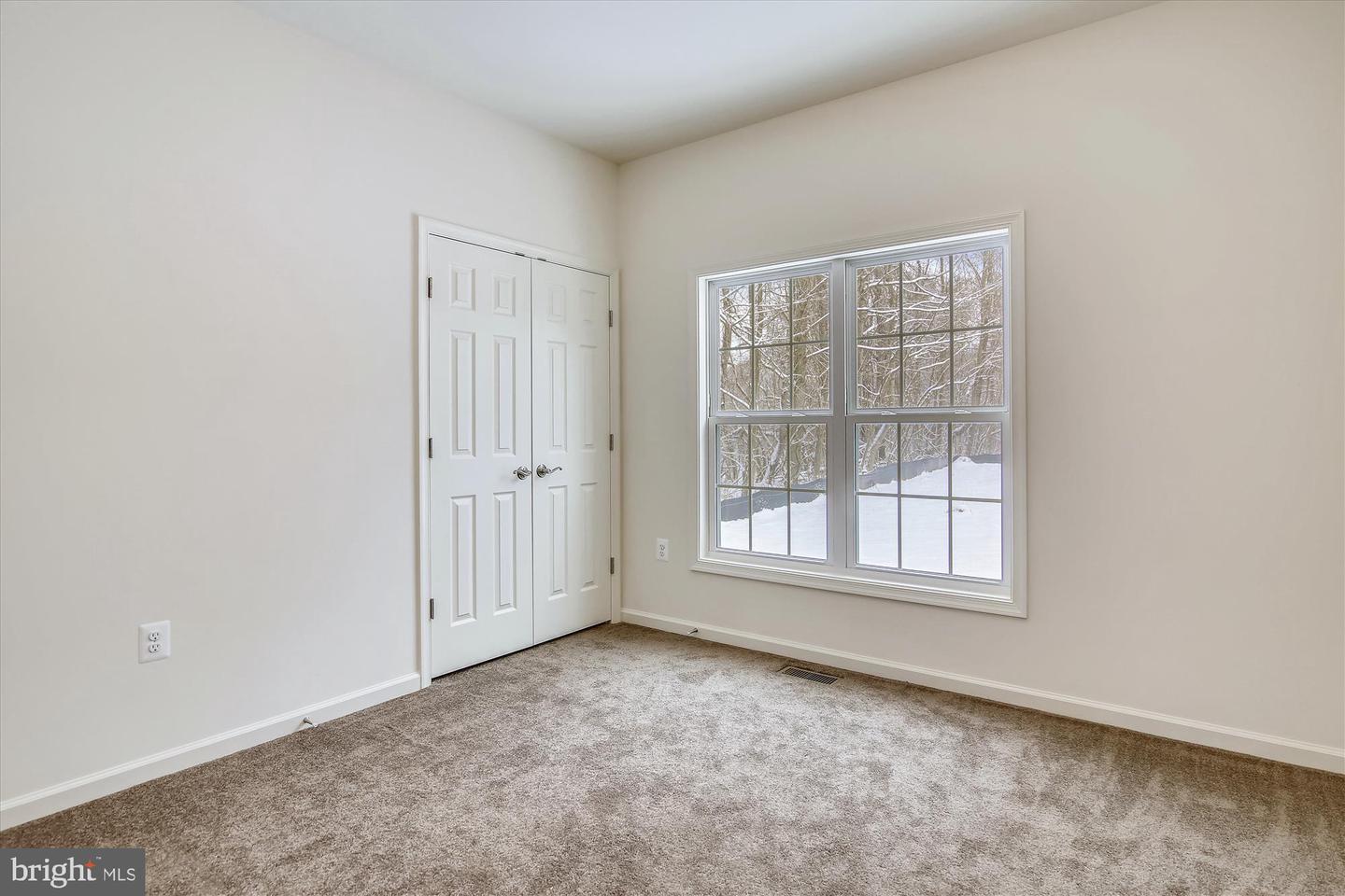27188 Hoopers Run Ln Property Photo 12