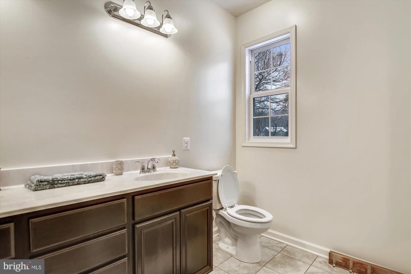 27188 Hoopers Run Ln Property Photo 15