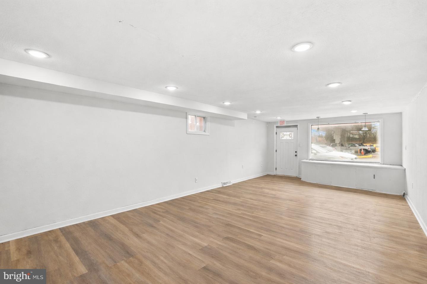 1012 S Main St Property Photo 4