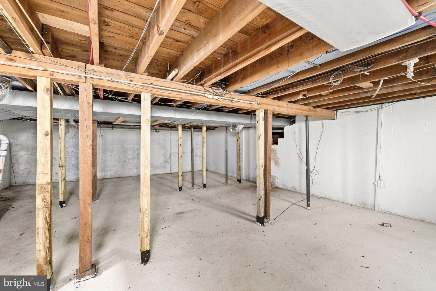 1012 S Main St Property Photo 10