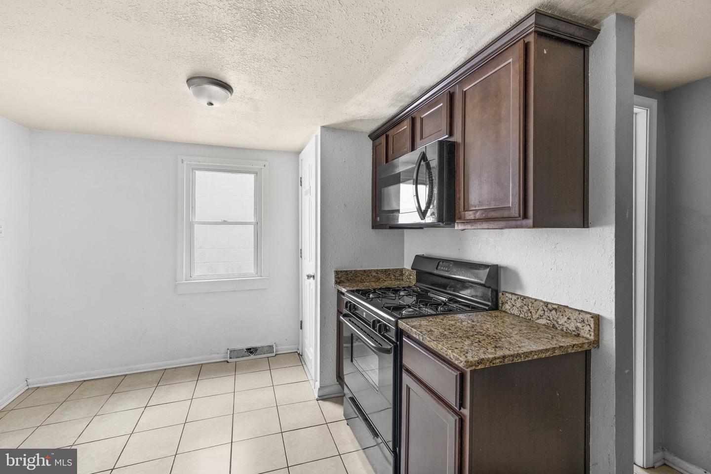 1012 S Main St Property Photo 16