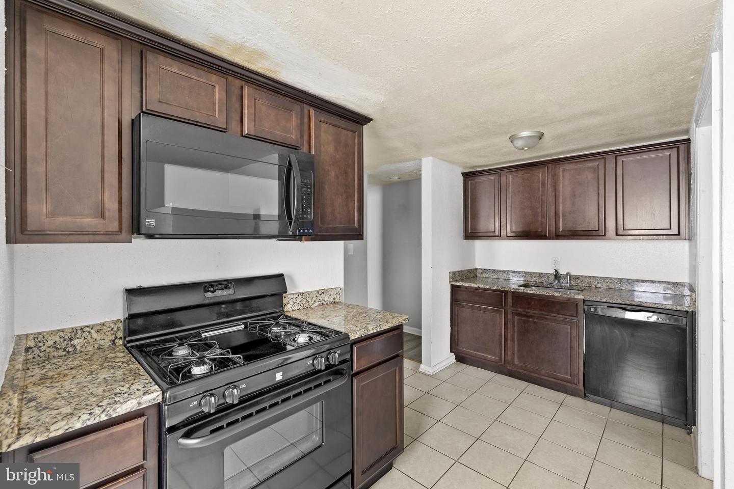 1012 S Main St Property Photo 17