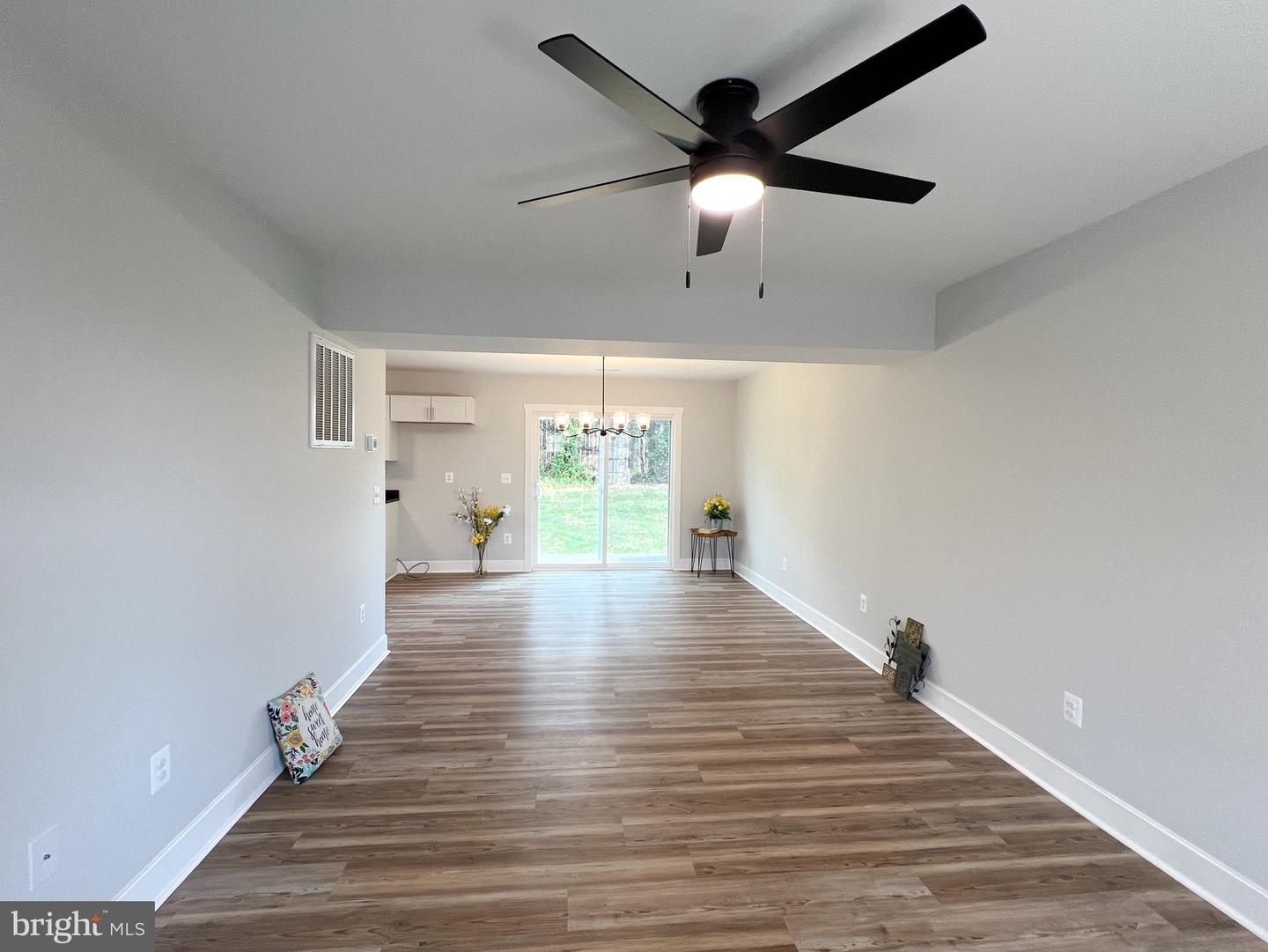 616 Second Property Photo 2