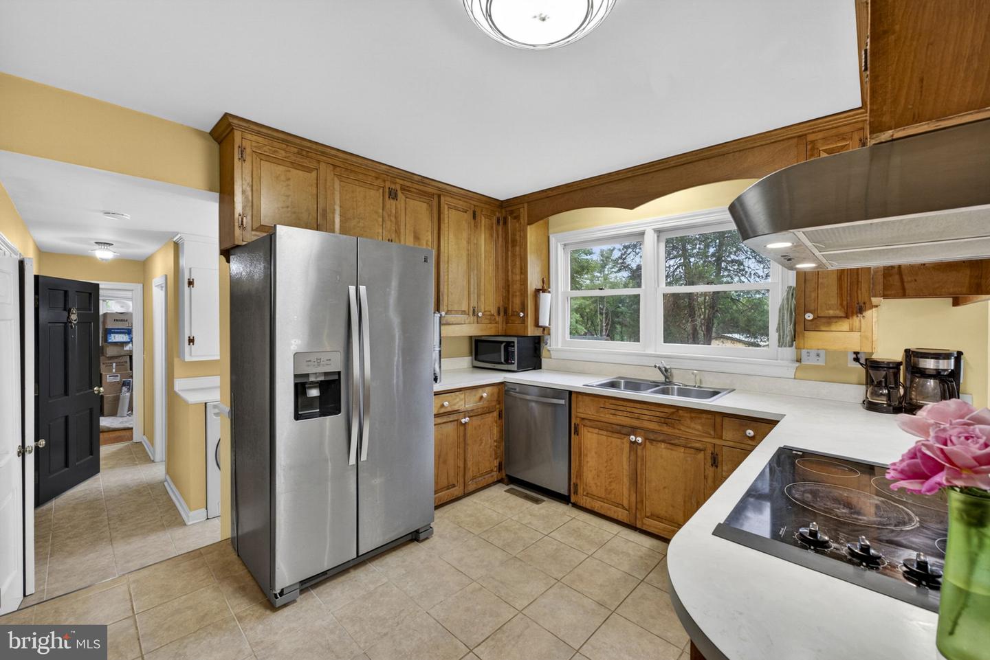 19059 Carleton Dr Property Photo 37